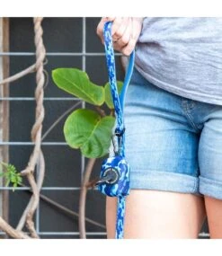 Big And Little Dogs Big And Little Dogs Blue Camo Poepzakjeshouder -Hondenmode big and little dogs blue camo poepzakjeshouder 1